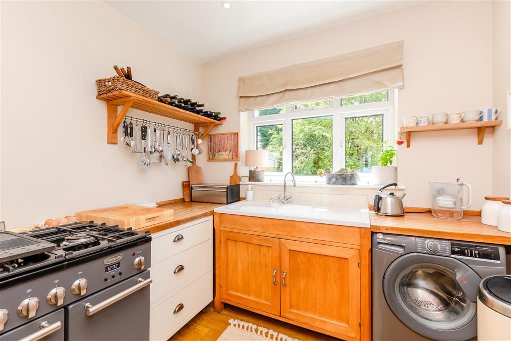 Property photo 3 of 13 Kitchen