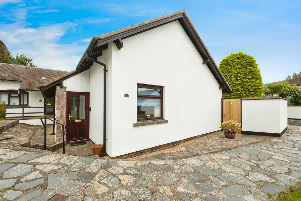 Property photo 1 of 11 Photography