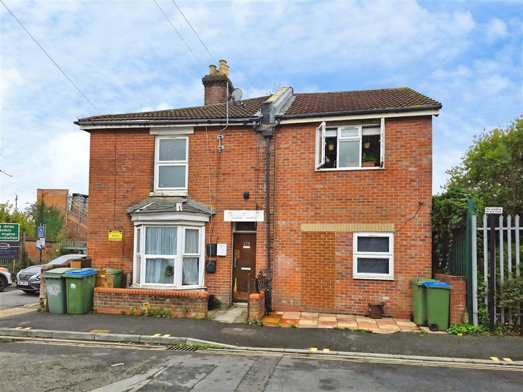 Property photo 1 of 8