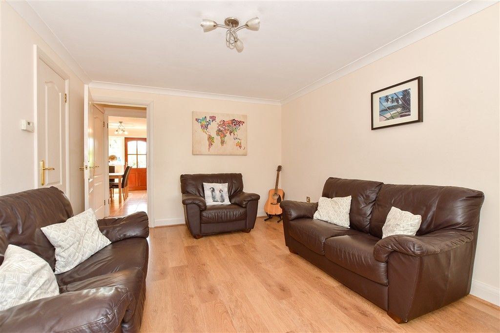 Property photo 2 of 10 Lounge