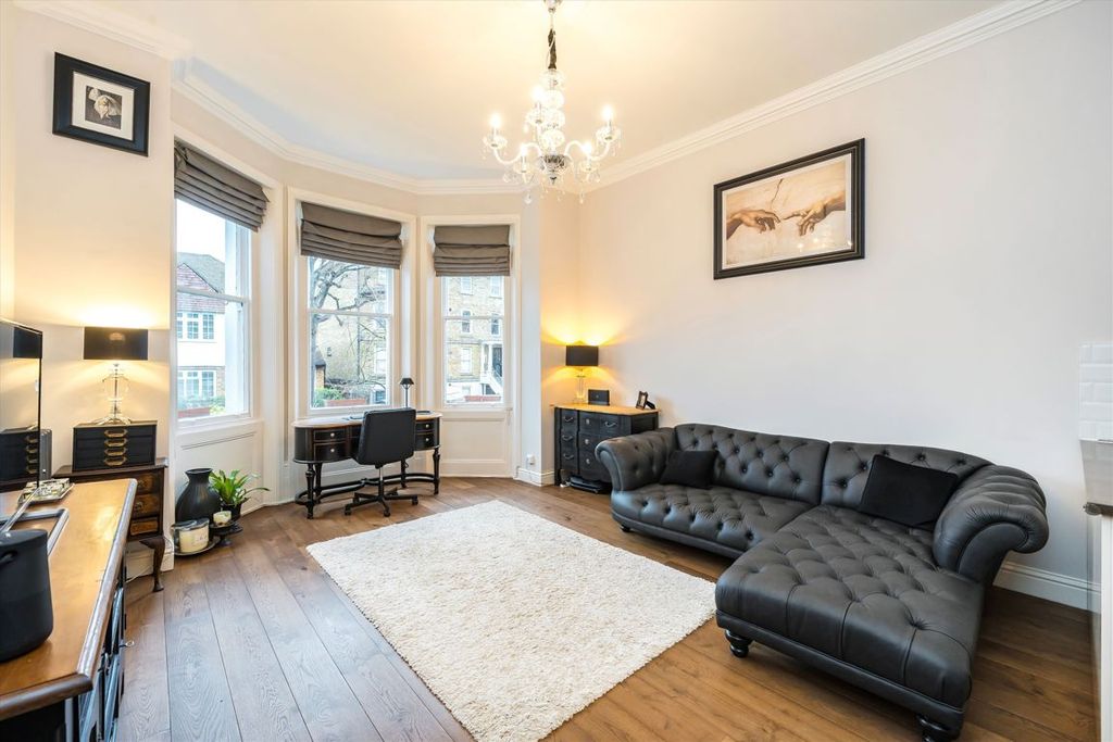 Property photo 2 of 9