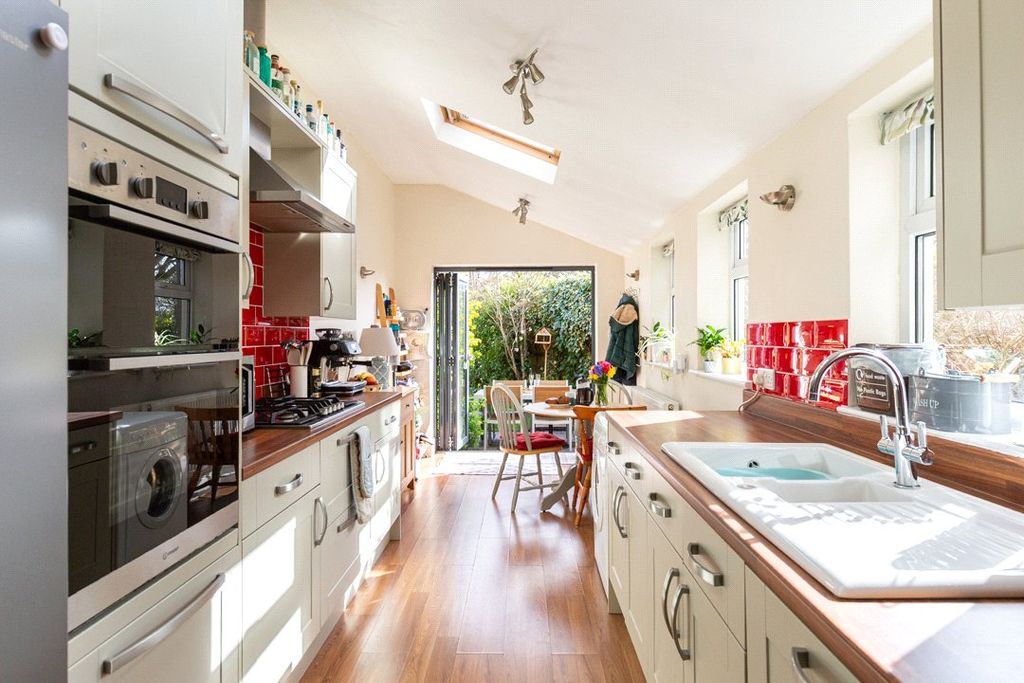 Property photo 2 of 26 Picture No. 11