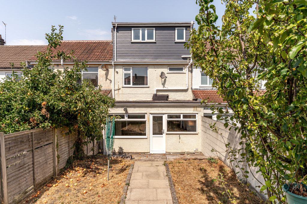 Property photo 2 of 17 A7407061-15