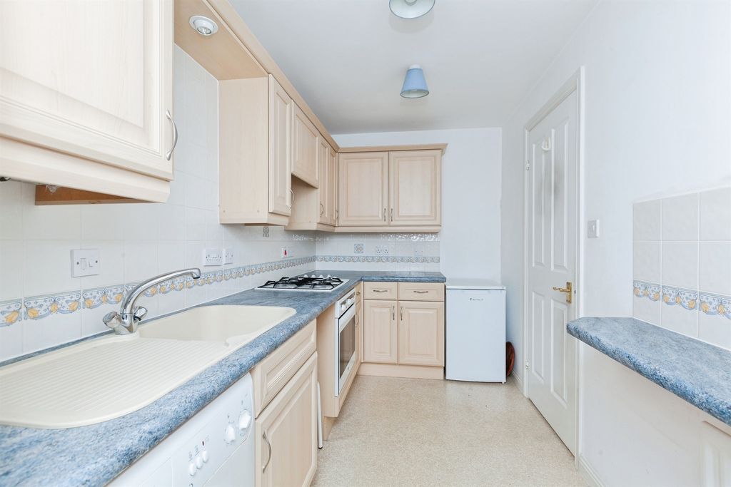 Property photo 3 of 20