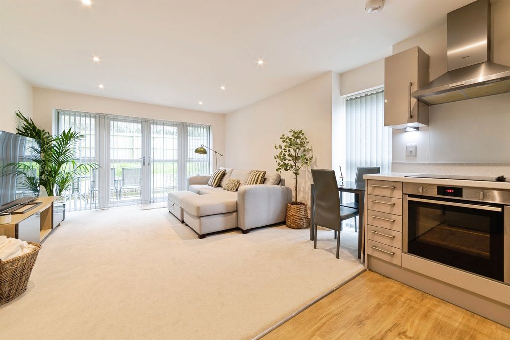 Property photo 2 of 12