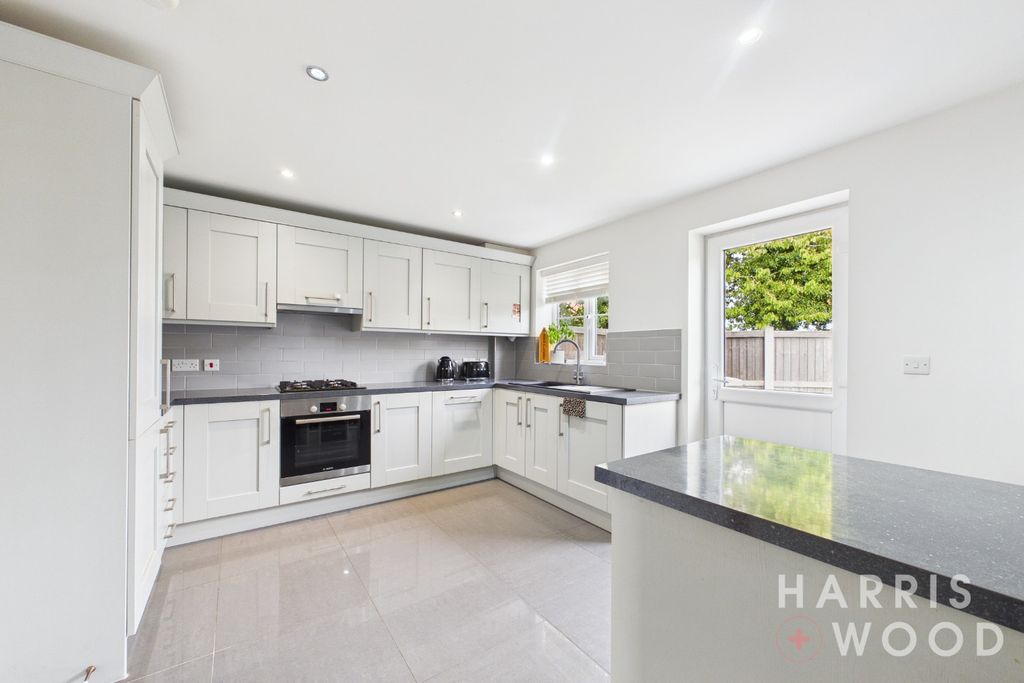 Property photo 2 of 23 5589922