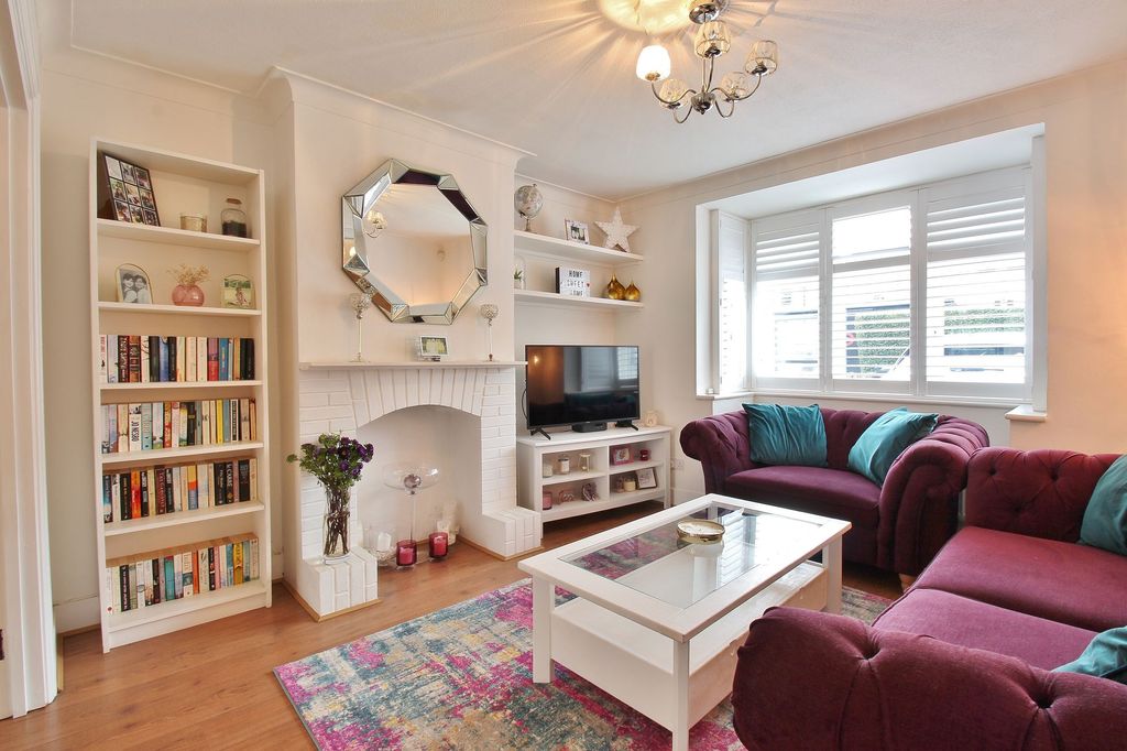 Property photo 2 of 11
