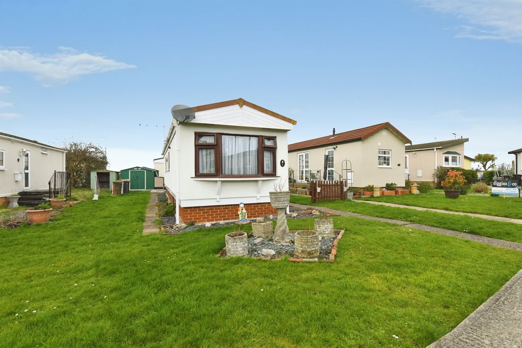 Property photo 2 of 20