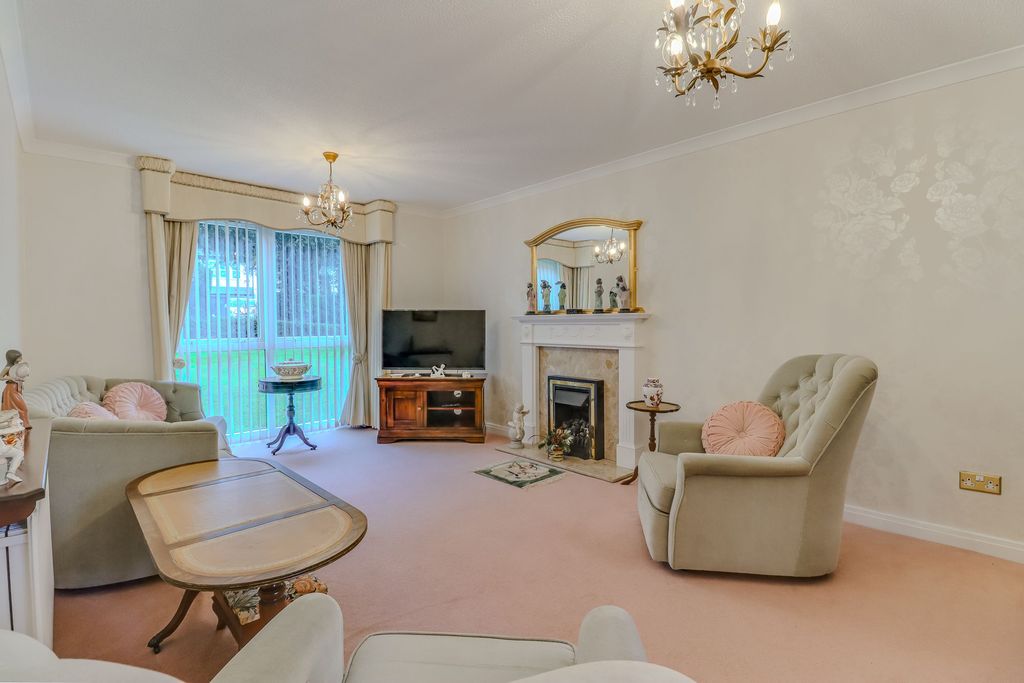 Property photo 3 of 12