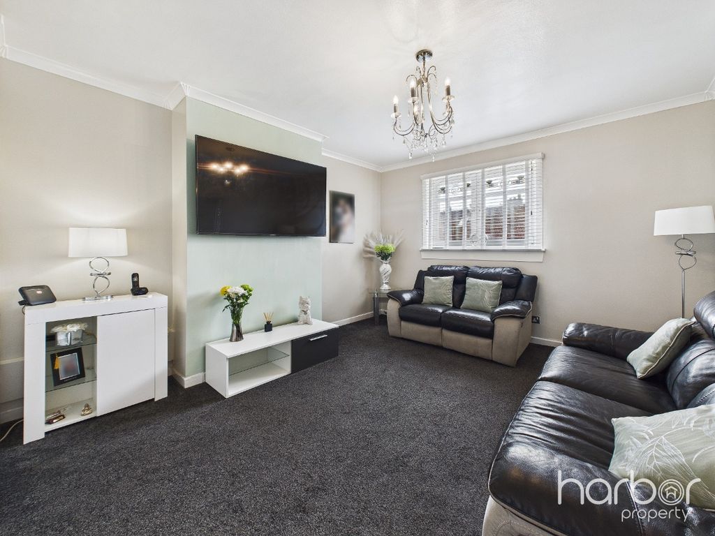 Property photo 2 of 18 4412995