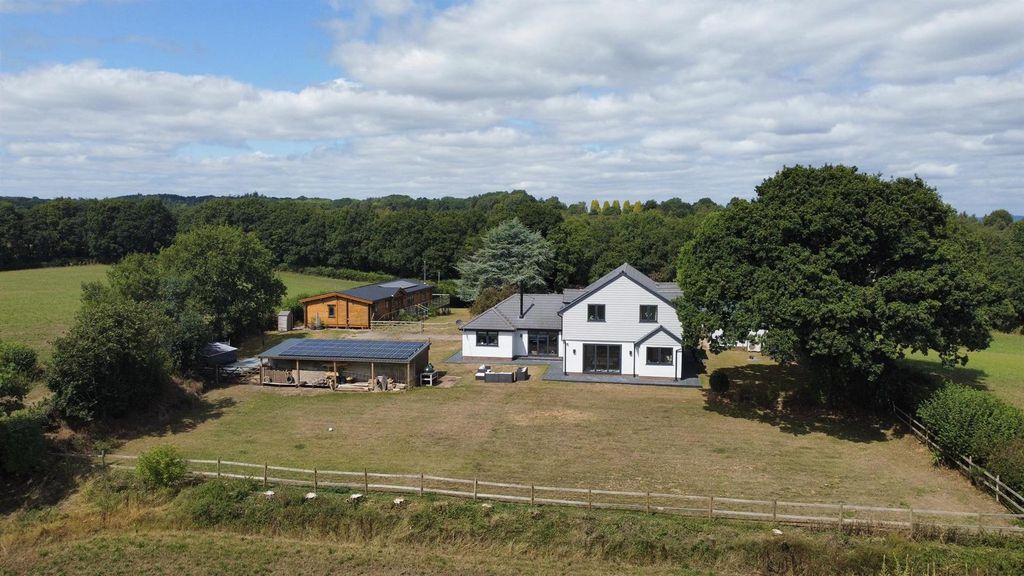 Property photo 1 of 107 1H4.Jpg