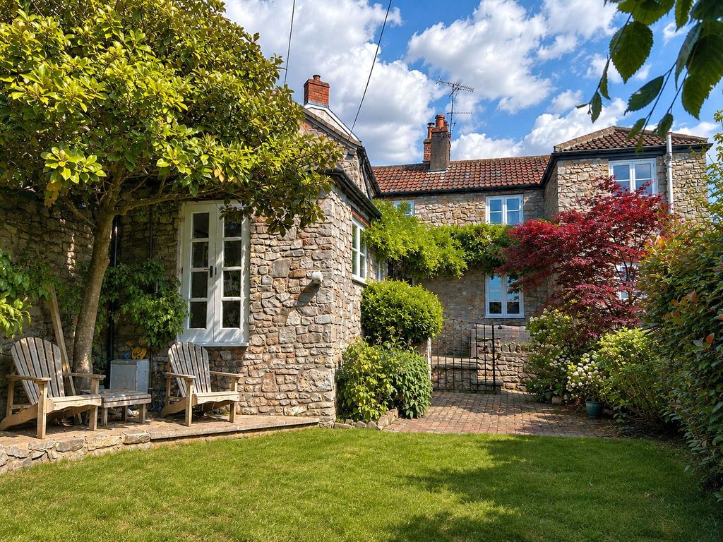 Property photo 1 of 23