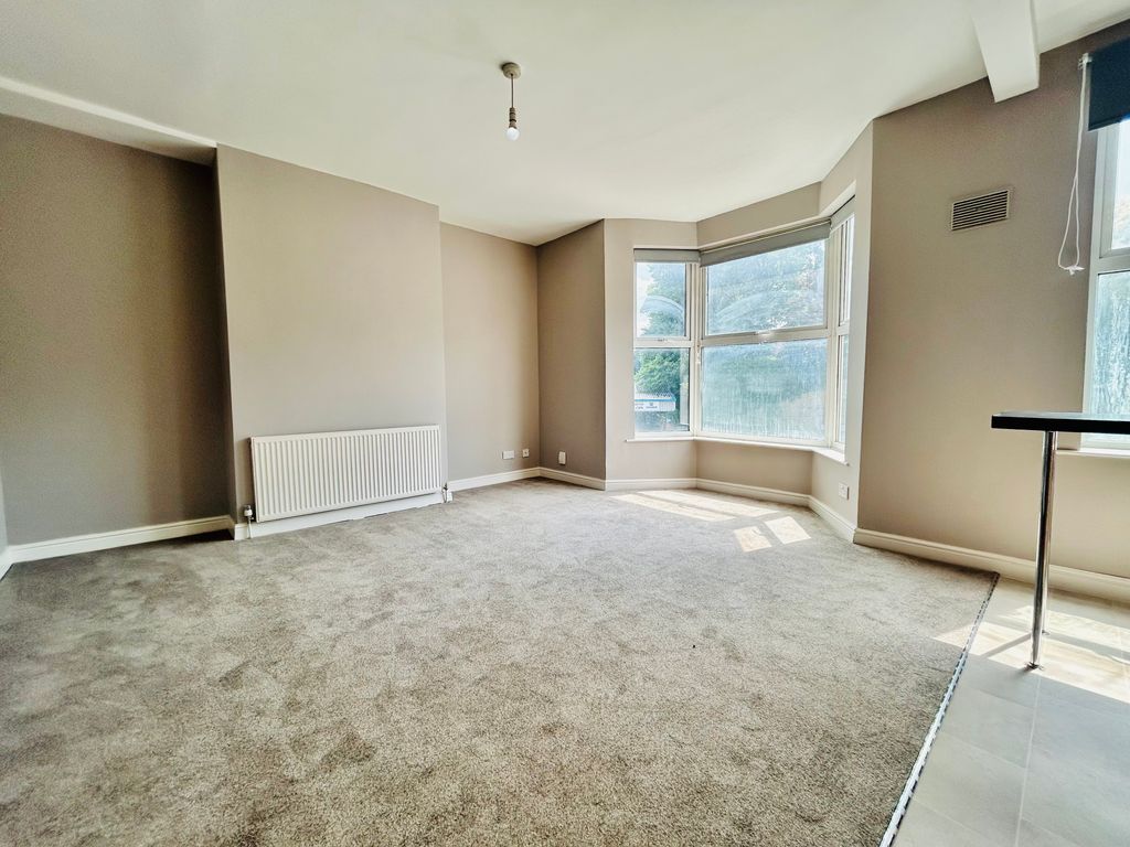 Property photo 2 of 5 Living Room
