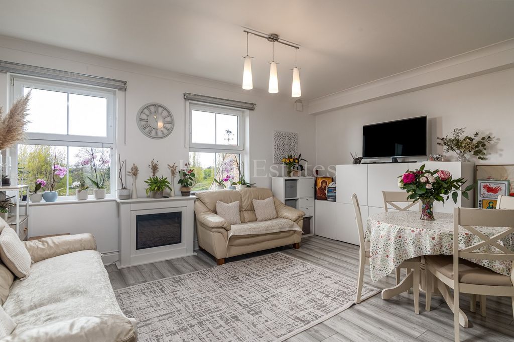 Property photo 2 of 17 Not Specified