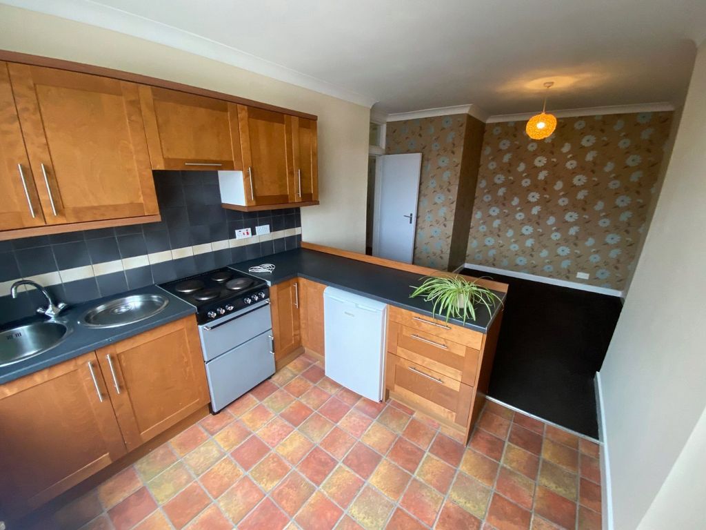Property photo 2 of 7 Living/Kitchen