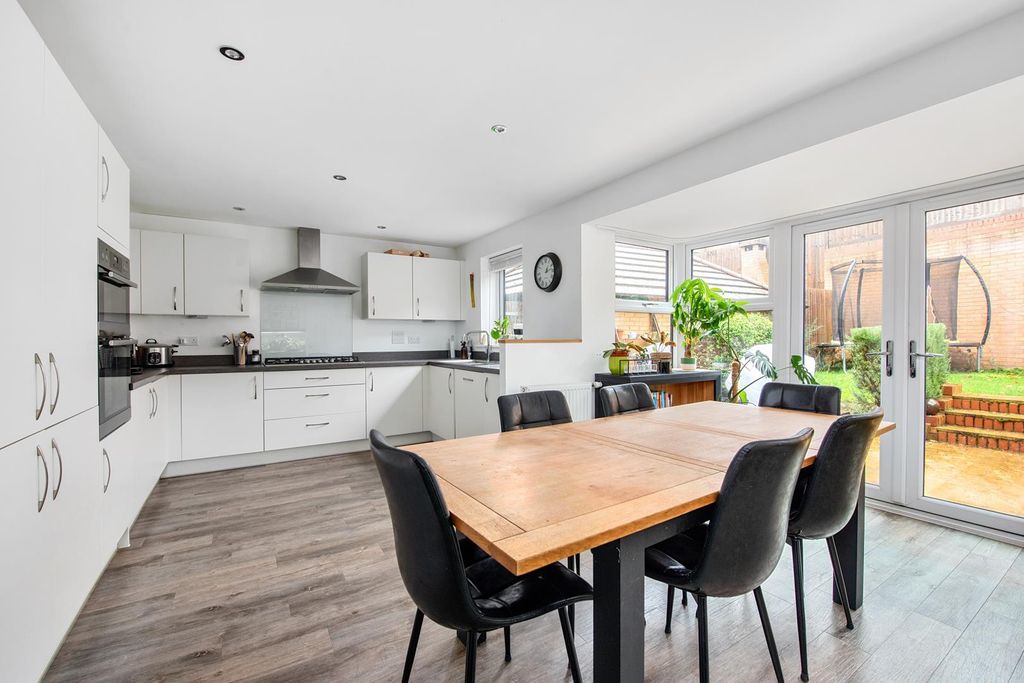 Property photo 2 of 15 Kitchen/Dining Room