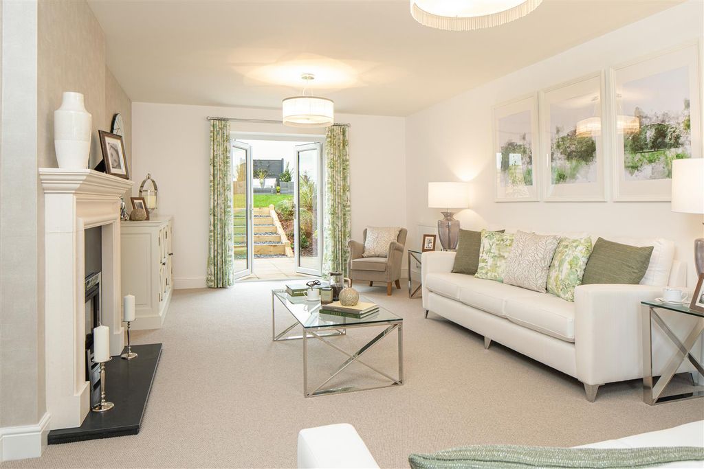 Property photo 2 of 17 Sitting Room