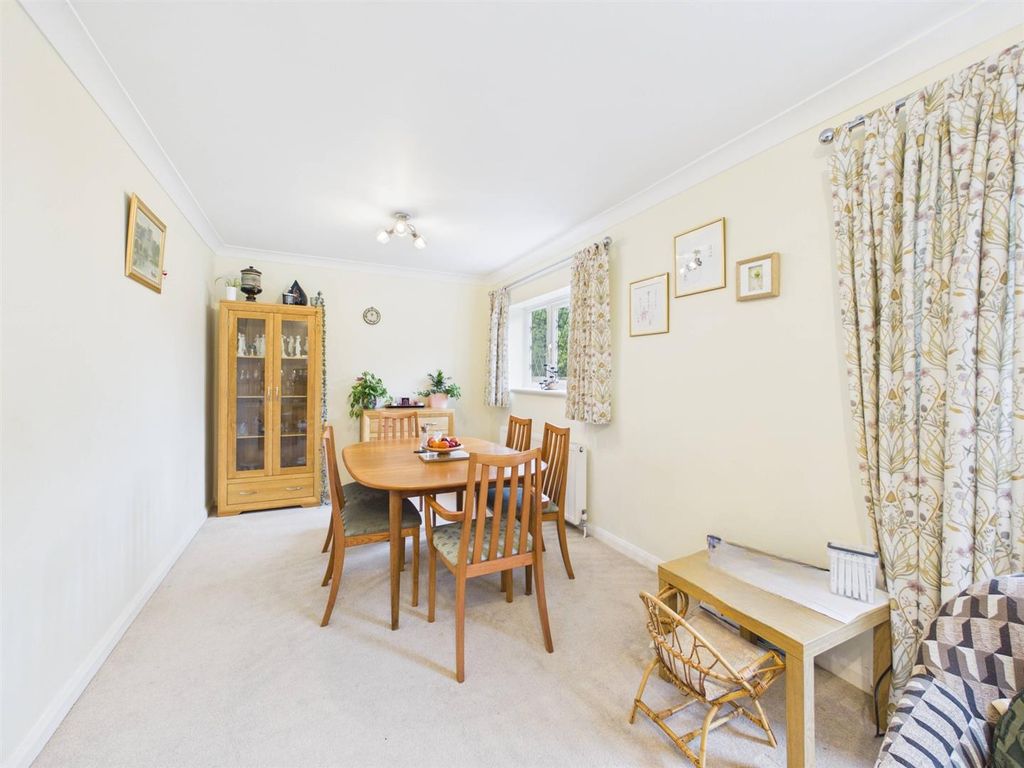 Property photo 3 of 13 Cam01563G0-Pr0360-Still008.Jpg