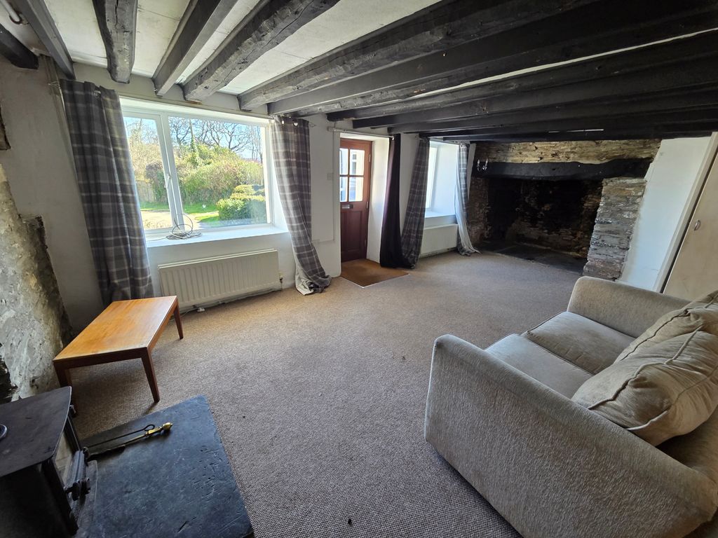 Property photo 2 of 6