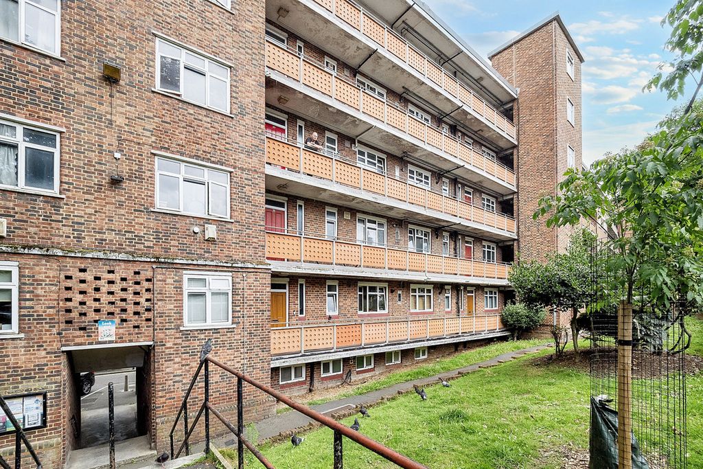 Property photo 2 of 23