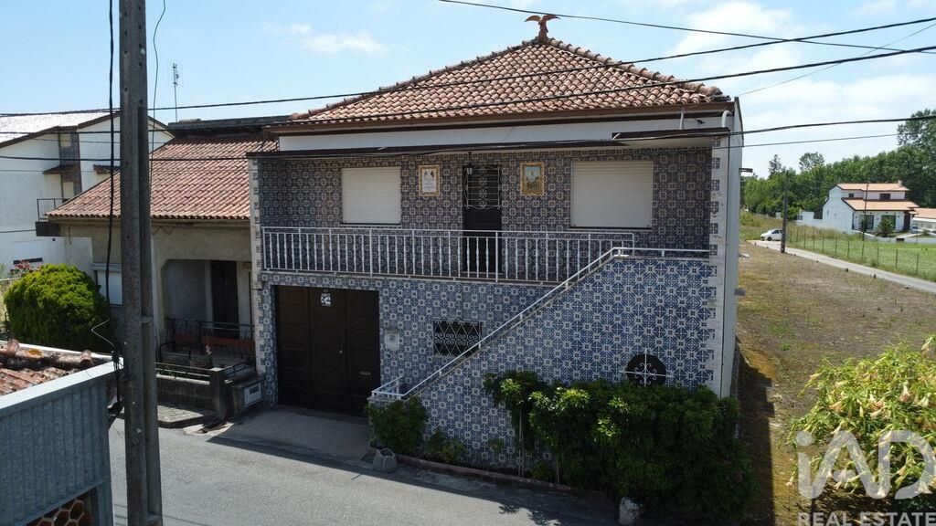 Property photo 1 of 40