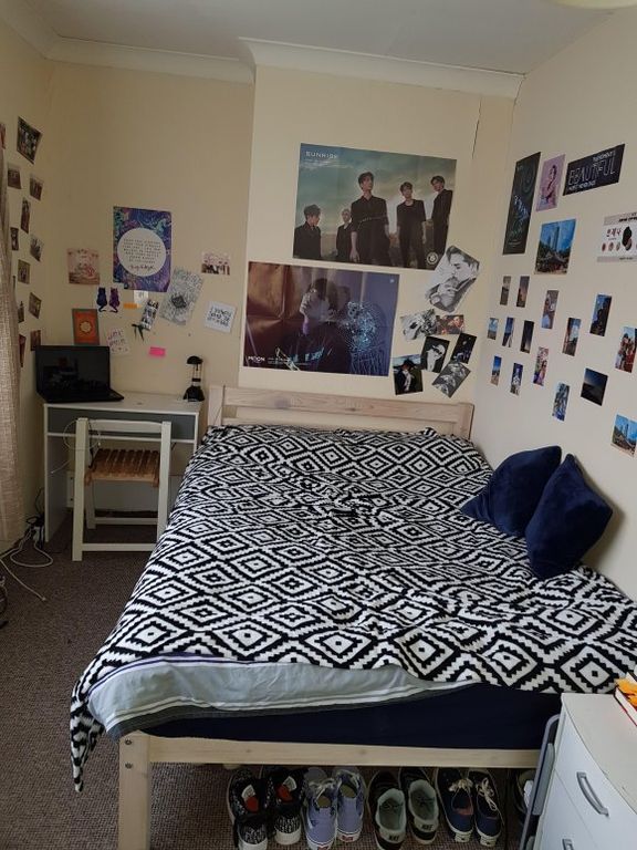 Property photo 2 of 6 35, Sussex Avenue Bedroom 1st.Jpg