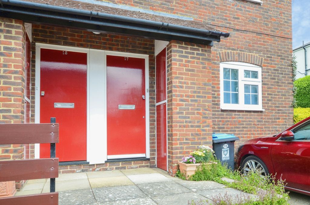 Property photo 2 of 16