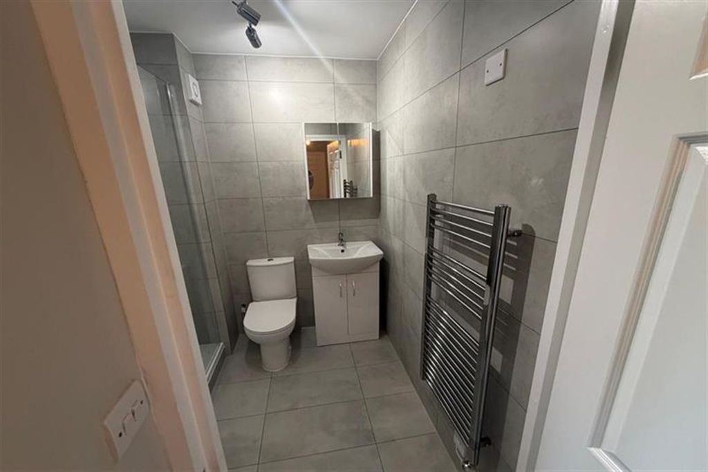 Property photo 2 of 4 (Thumbnail)