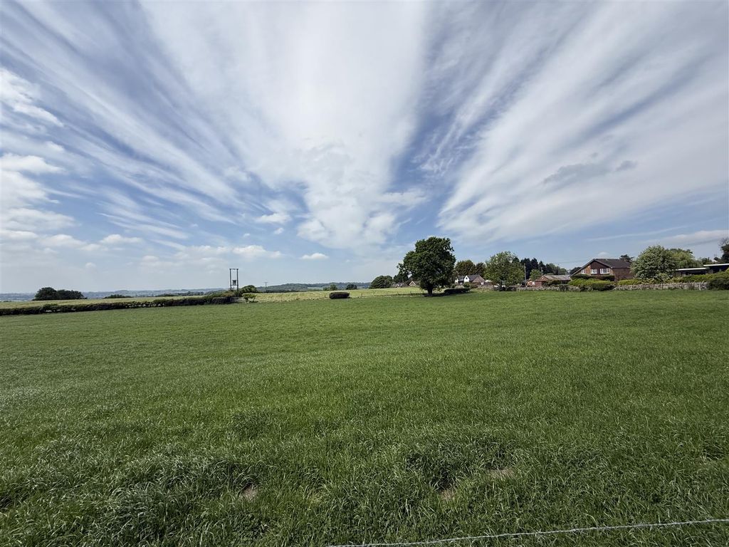 Property photo 2 of 25 Makeney 7.Jpg