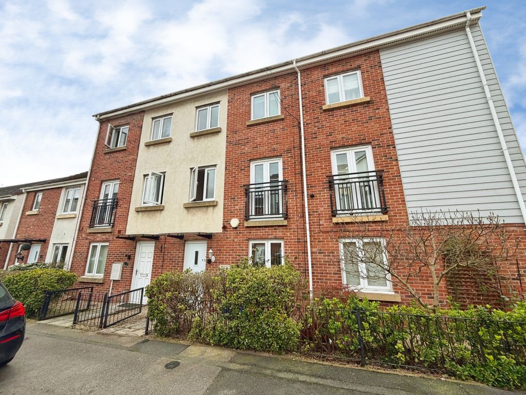 Property photo 1 of 18 Front