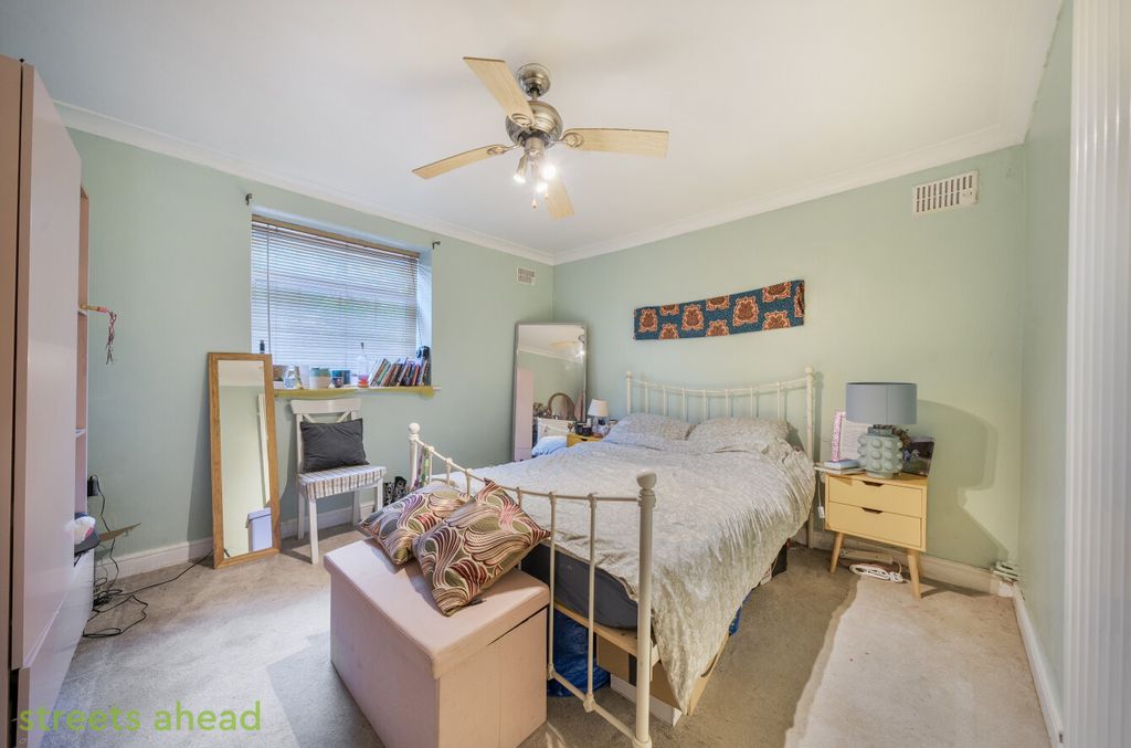 Property photo 2 of 9 0d22E082-4Fc6-4Aa...