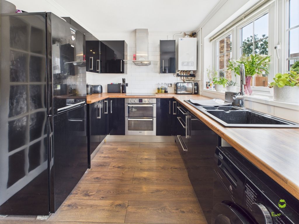 Property photo 2 of 22 Presented By Clinton At Ewemove Bexleyheath And Da