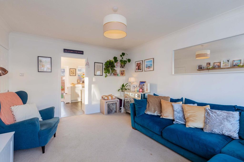 Property photo 3 of 16 Living Room