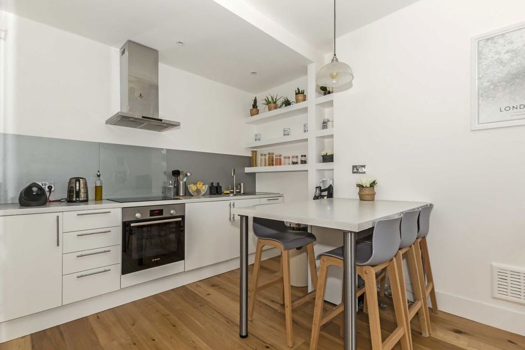 Property photo 3 of 5