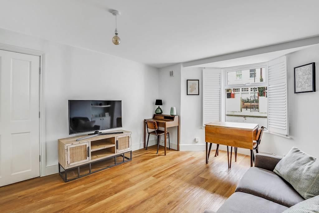 Property photo 1 of 15 10-5719Jhpropwpen - 10 Mosslea Road - 7-Small.Jpg