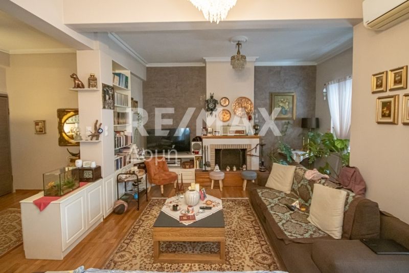 Property photo 2 of 25