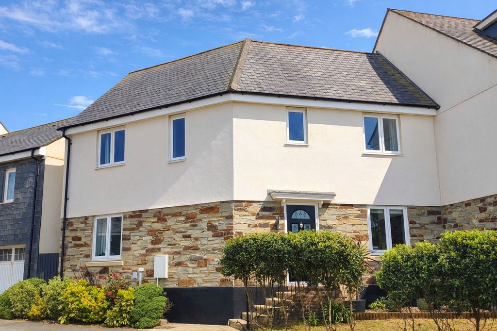 Property photo 1 of 21 External