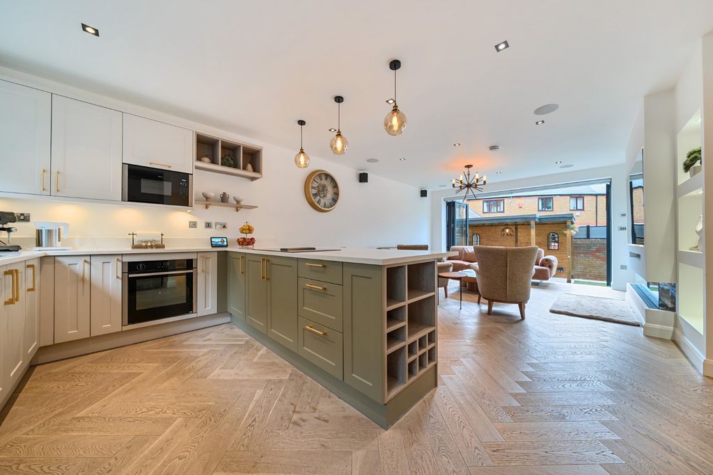 Property photo 2 of 36 Picture No. 42