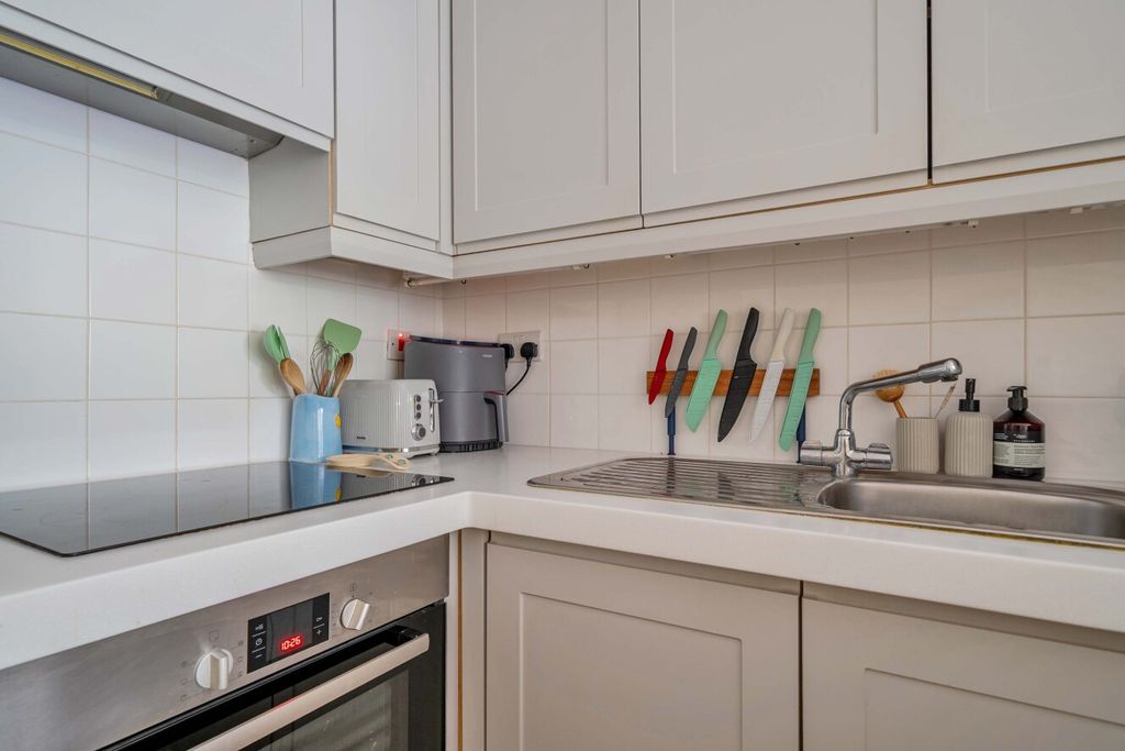 Property photo 2 of 21 1530912-15-6Accae...