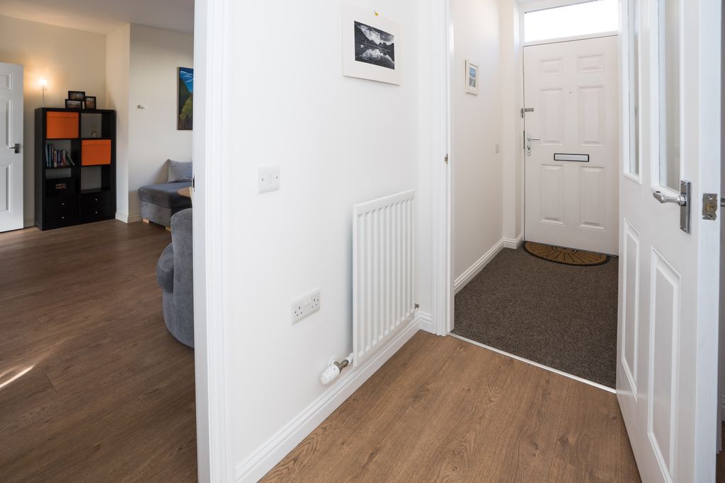 Property photo 3 of 31