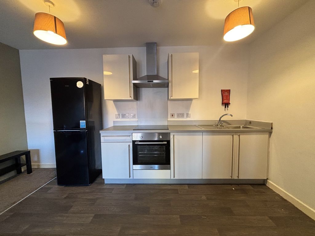 Property photo 2 of 15 Image00006