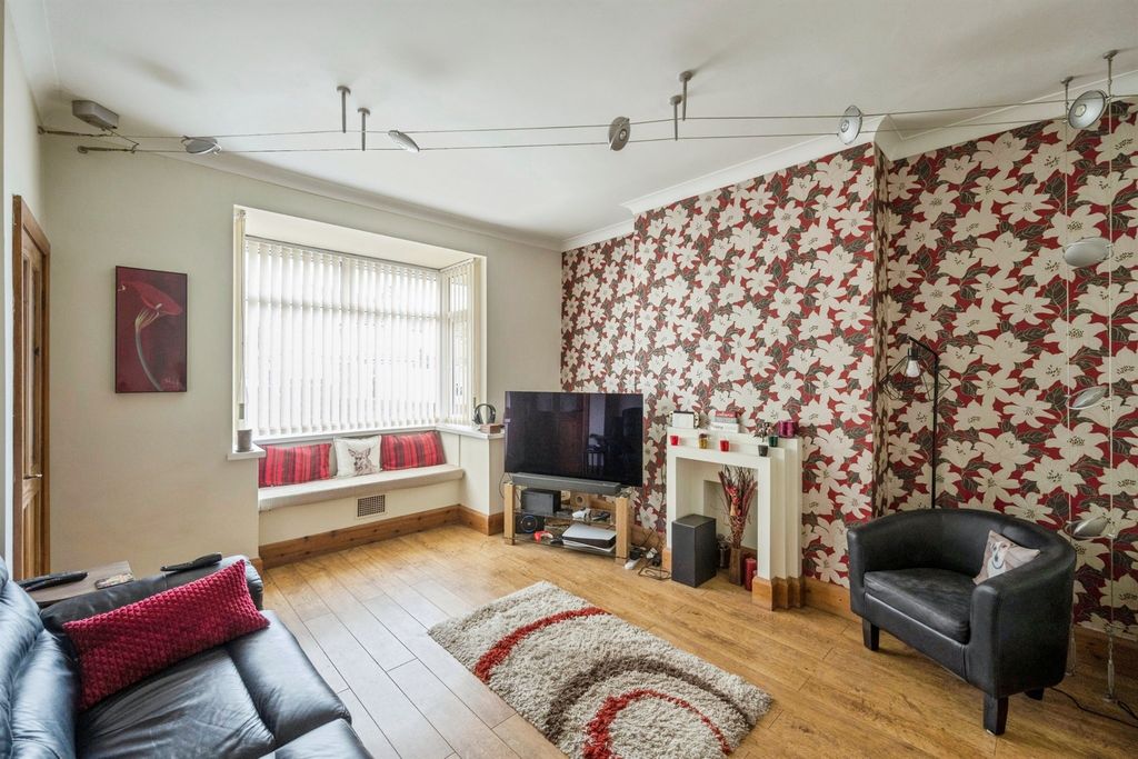 Property photo 2 of 16