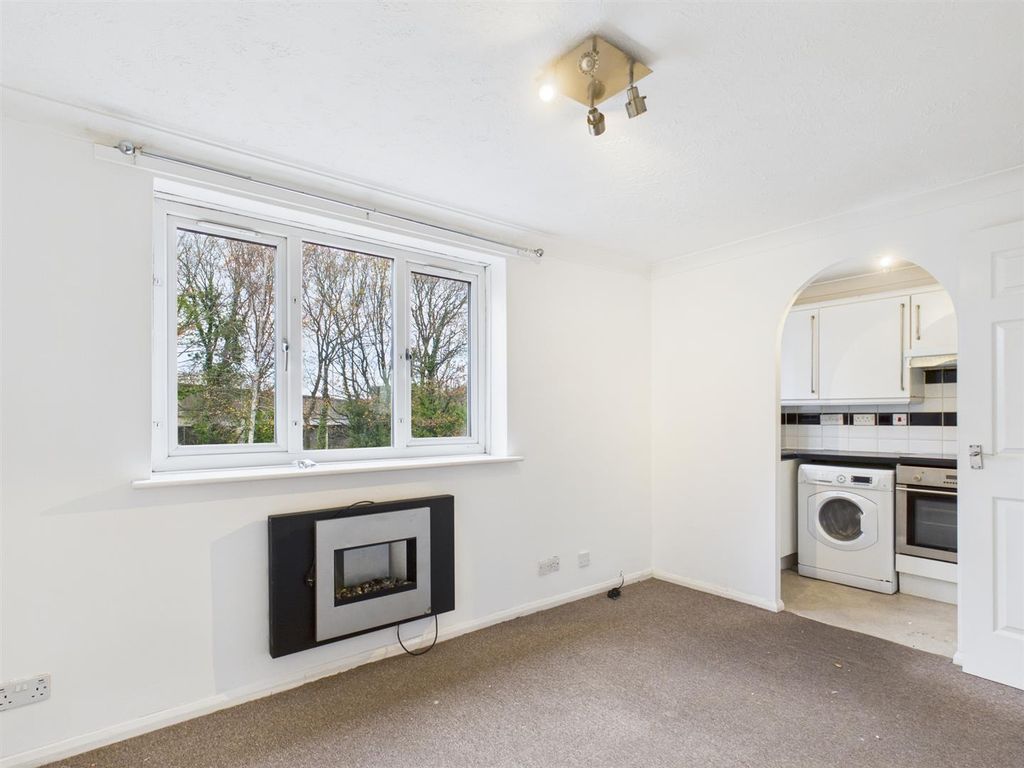 Property photo 2 of 10 Lounge 2.Jpg