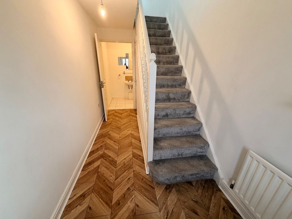 Property photo 2 of 12 Picture No. 13