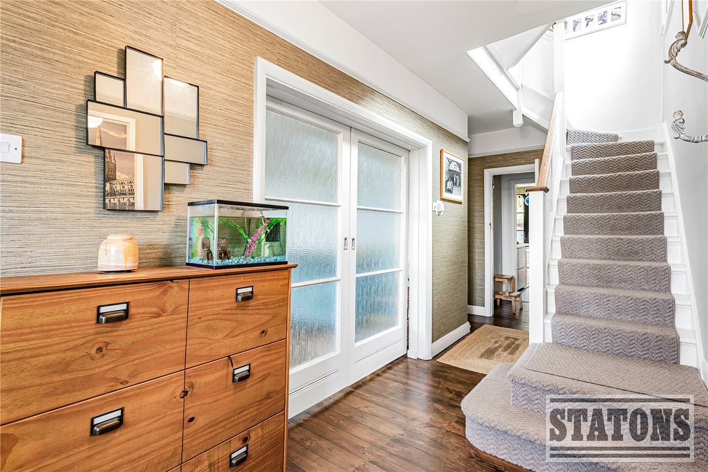 Property photo 2 of 21 Picture No. 43