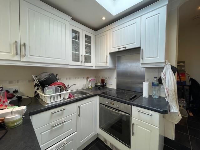 Property photo 3 of 5 Kitchen