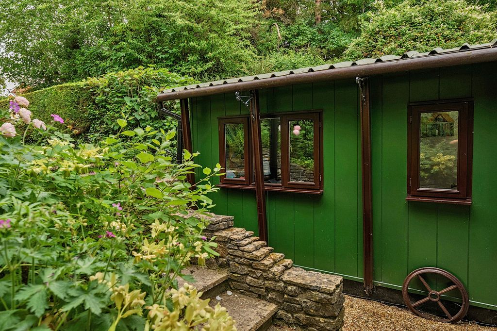 Property photo 3 of 11