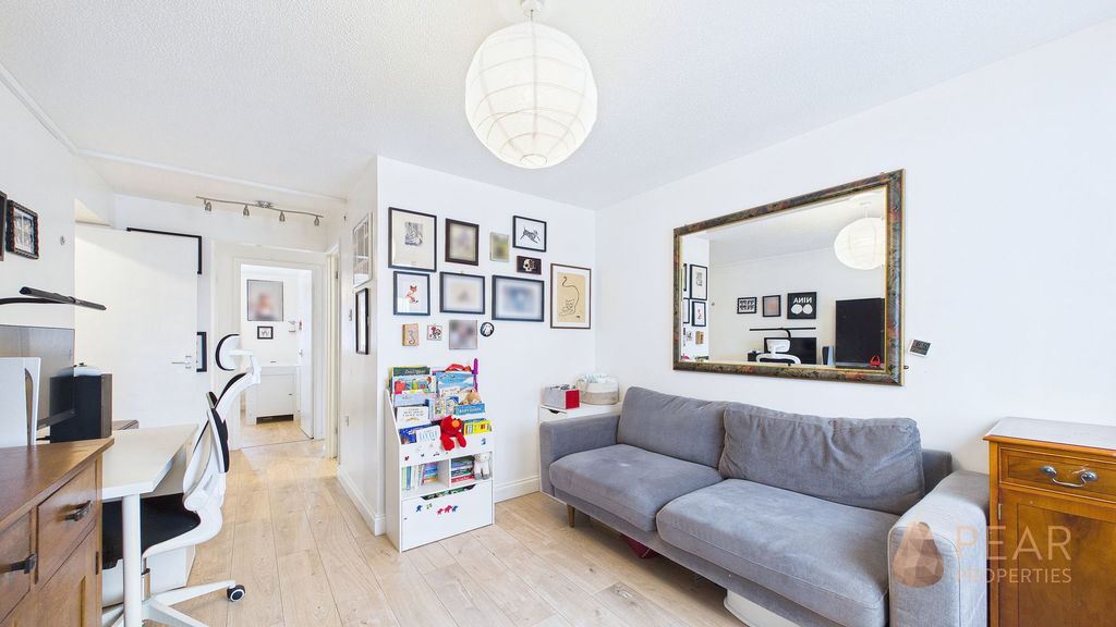 Property photo 3 of 11