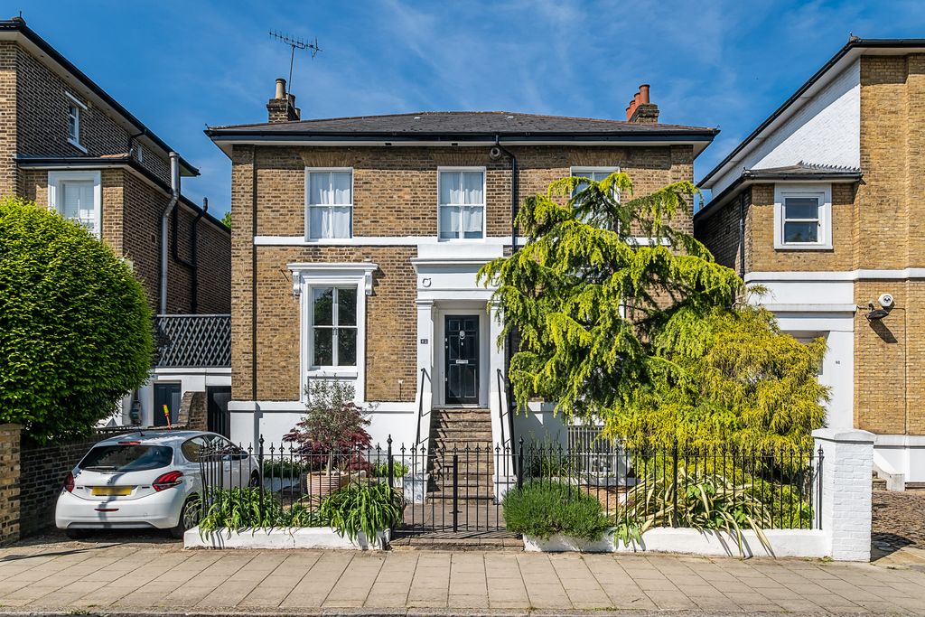 Property photo 1 of 30