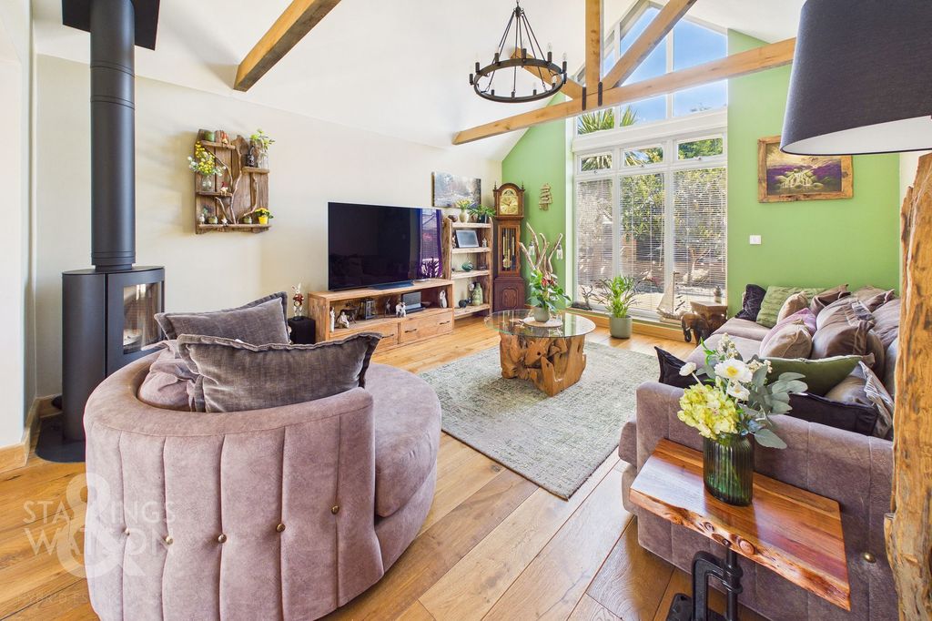 Property photo 2 of 25